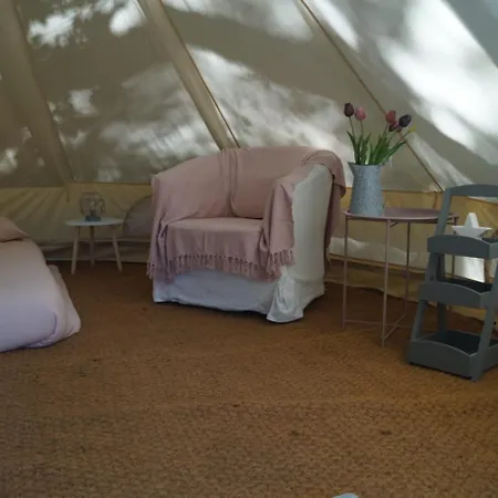 Camping Sous Les Belles Etoiles Peyrilhac Exterior photo