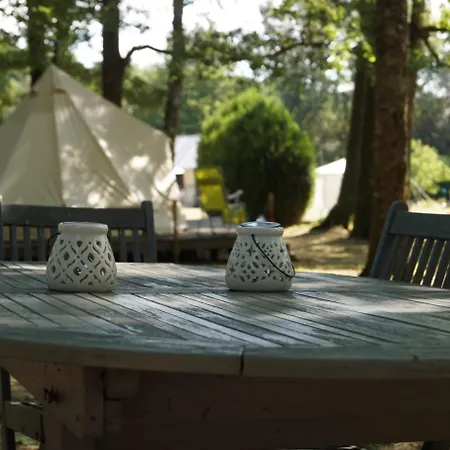 Camping Sous Les Belles Etoiles Peyrilhac Exterior photo