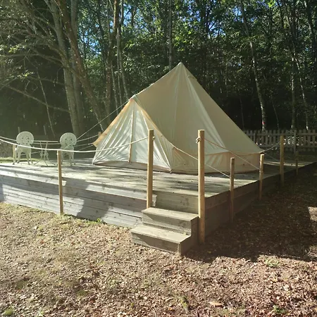 Camping Sous Les Belles Etoiles Peyrilhac Exterior photo