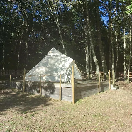 Camping Sous Les Belles Etoiles Peyrilhac Exterior photo