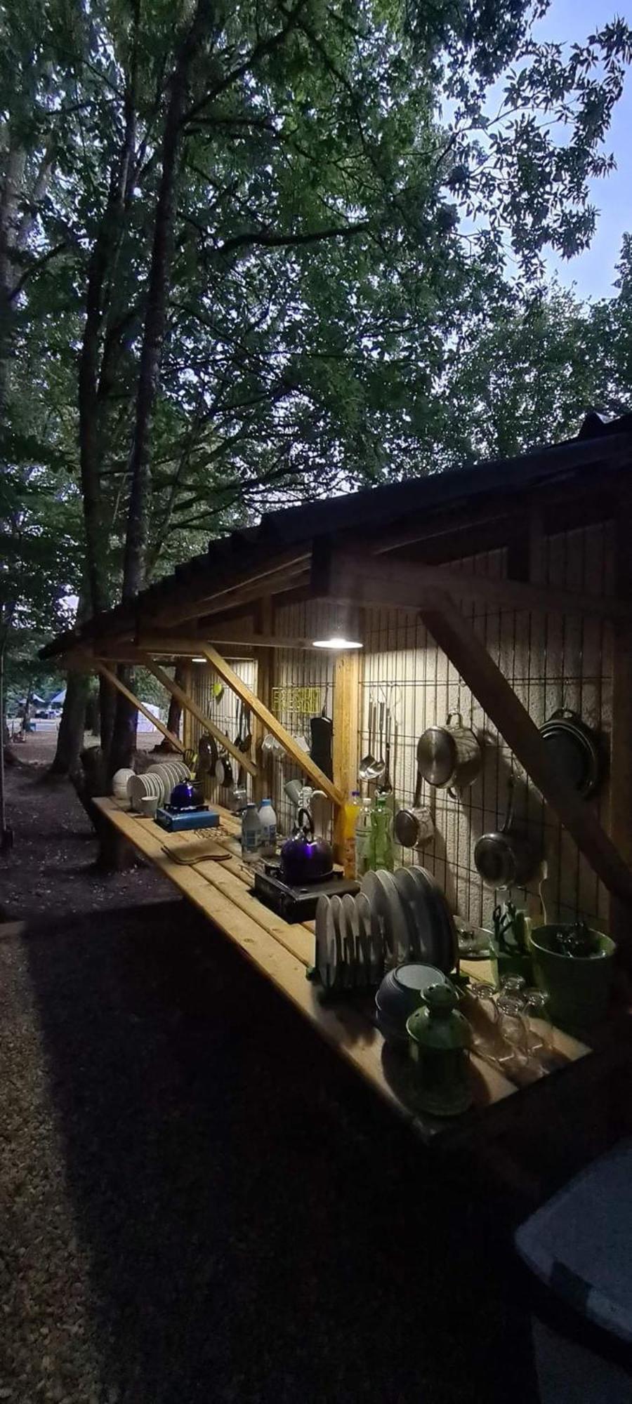 Sous Les Belles Etoiles Luxury tent *